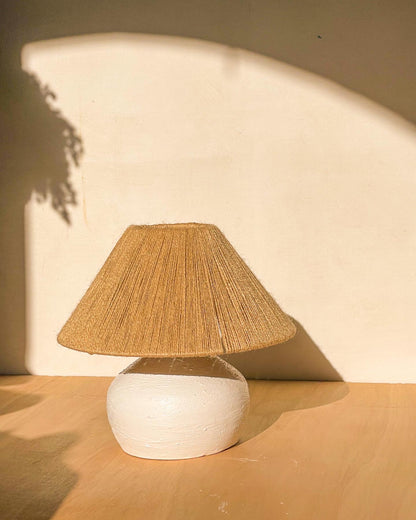 Hollow And White Table lamp